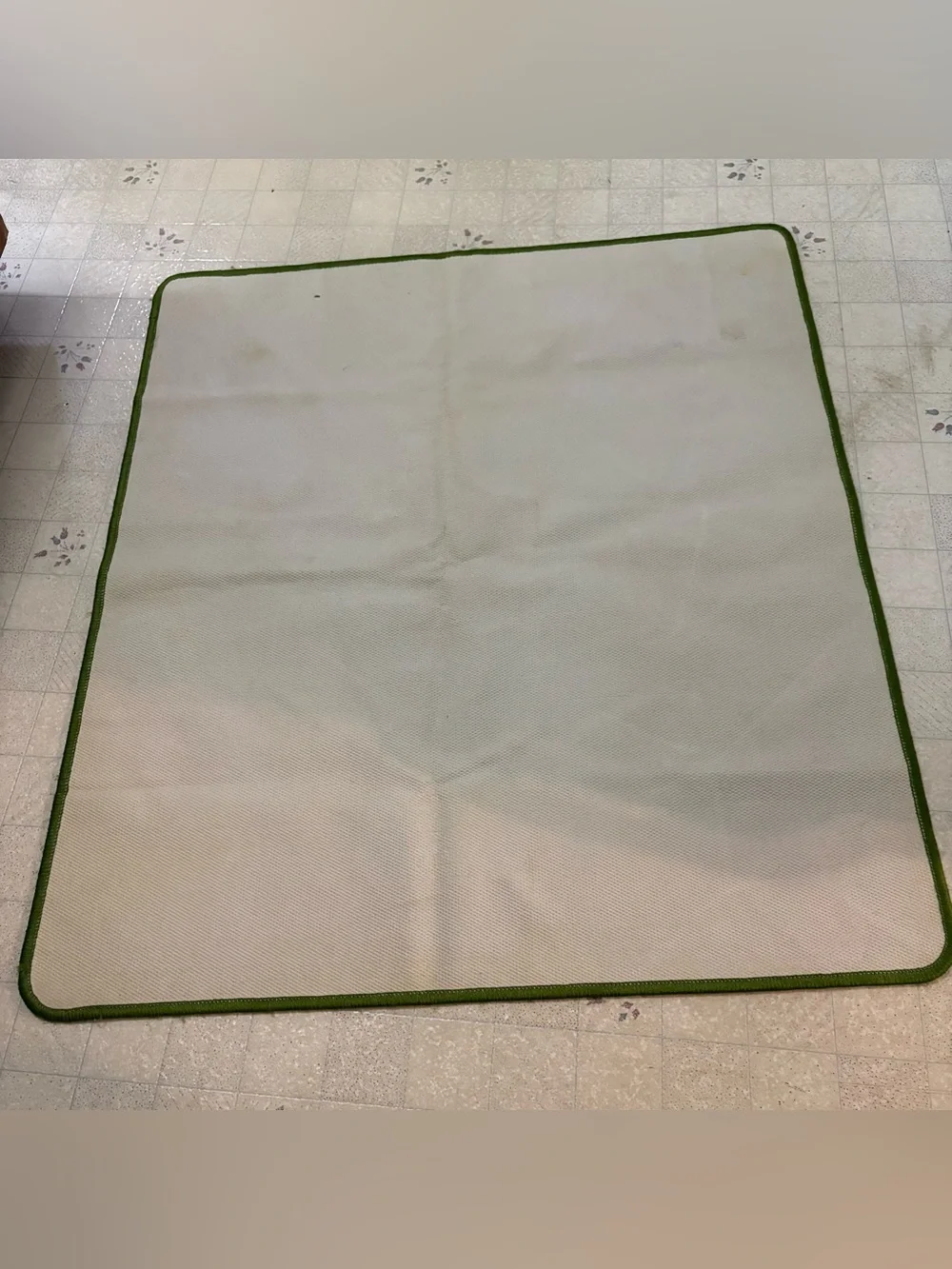 Melissa and Doug The Barnyard Farm Play Rug in Great Condition about 35” x 39”